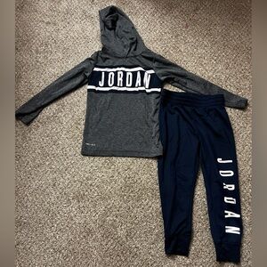 Jordan boys gray and navy blue logo hooded matching outfit set 4T XS